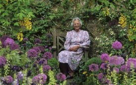 Rosemary Verey at Barnsley House, photograph by Andrew Lawson. http://www.telegraph.co.uk/gardening/8160347/Remembering-Rosemary-Verey.html