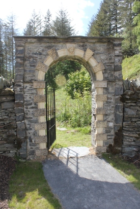 Restored gateway with Coade nymph at Hafod, http://www.letterfromaberystwyth.co.uk/the-coade-stone-heads-at-hafod/