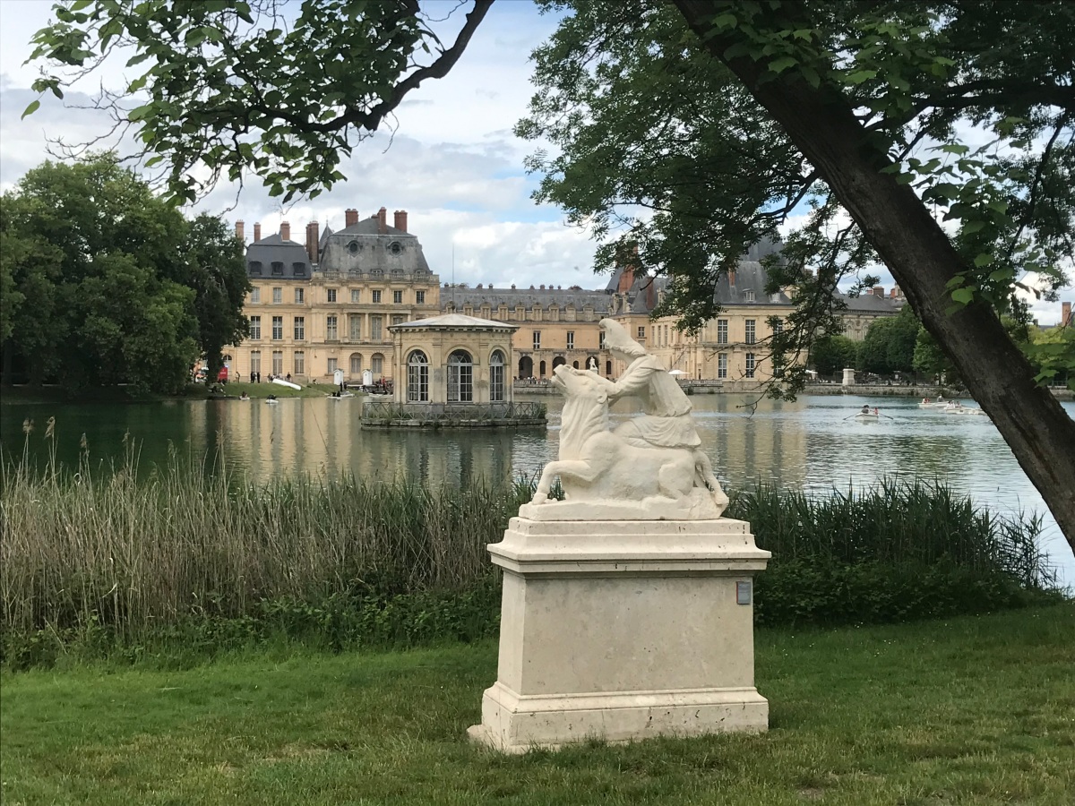 chateau de fontainebleau gardens